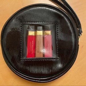 ***ELIZABETH ARDEN LIPGLOSS WITH BAG***